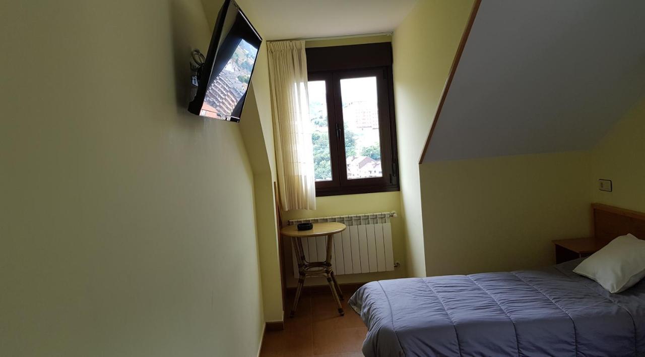 Hotel Alina Cangas De Narcea Dış mekan fotoğraf